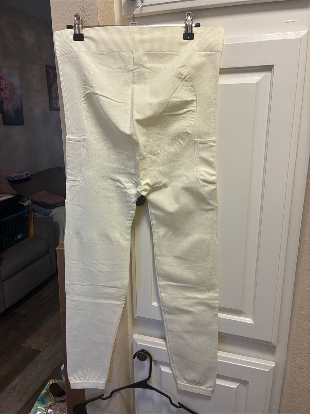 Mirity Cream maternity Leggings with Pockets NWt